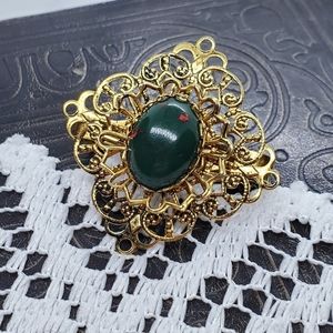Bloodstone gold tone filigree snap scarf clip